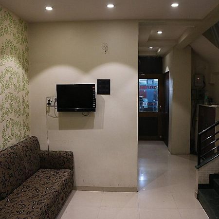 Hotel Shri Krishna Shirdi Buitenkant foto