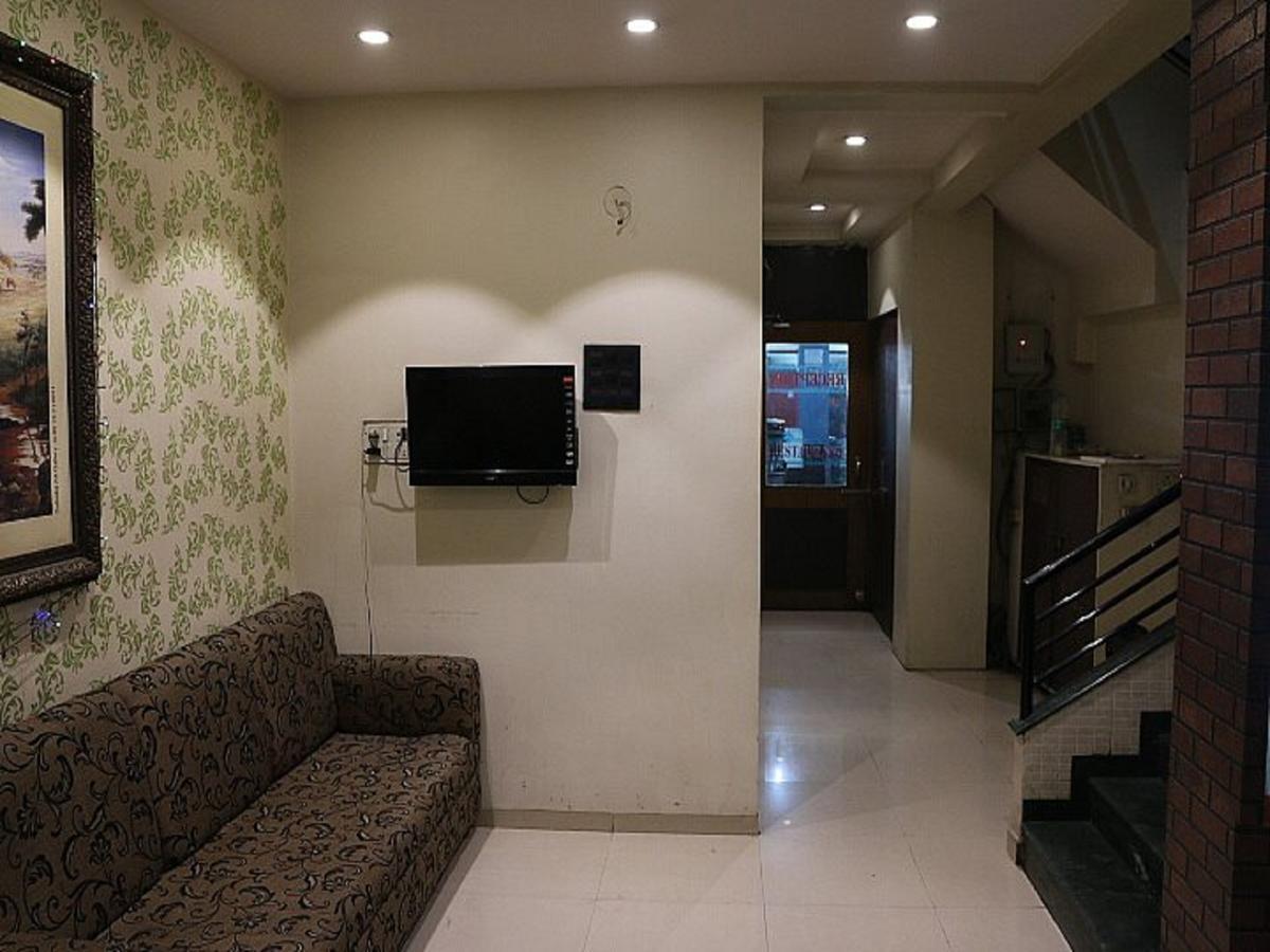 Hotel Shri Krishna Shirdi Buitenkant foto