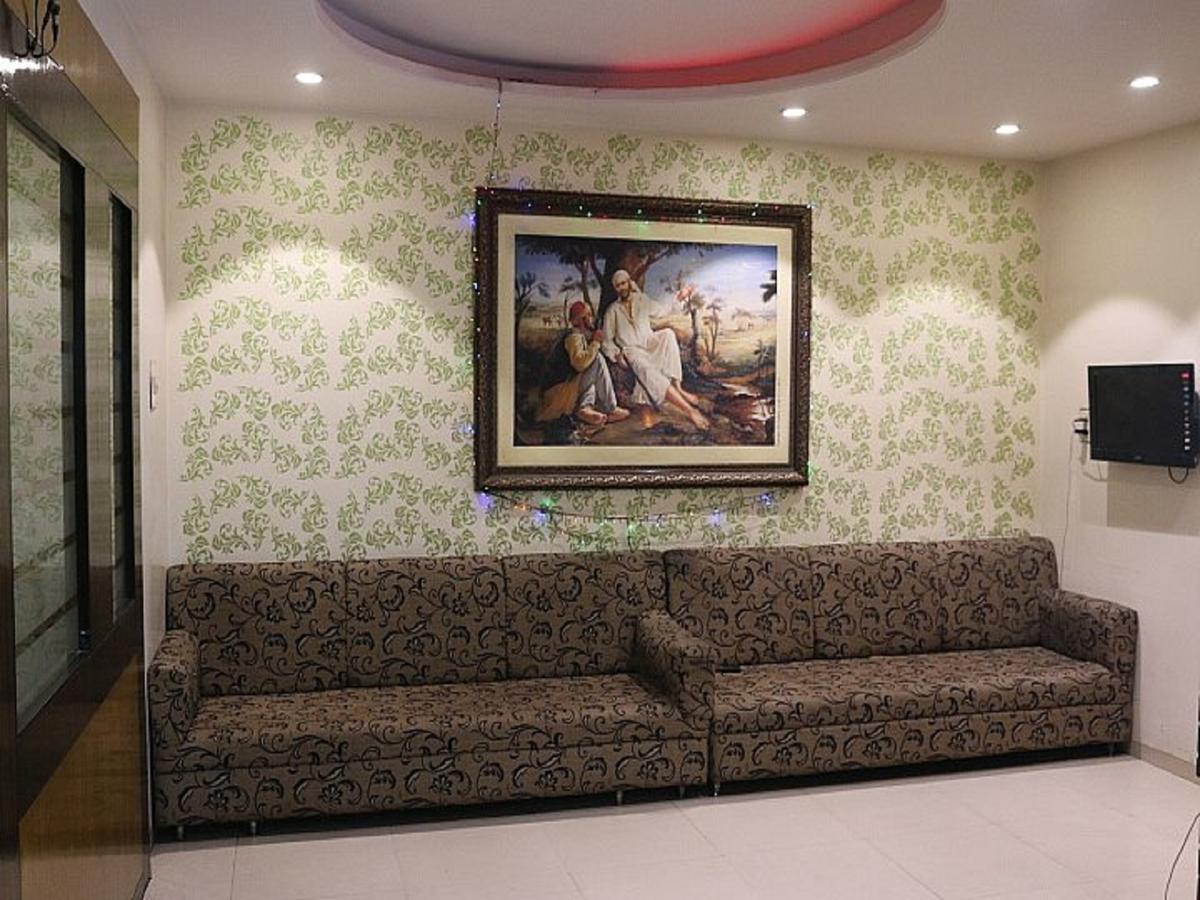 Hotel Shri Krishna Shirdi Buitenkant foto